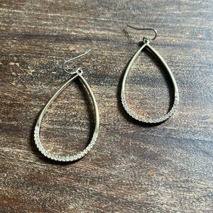 Premier Designs gold tone teardrop earrings